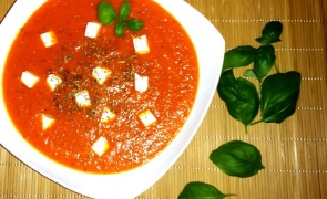 Zupa krem z pieczonej papryki i pomidorow z serem feta-Emma Kaminska